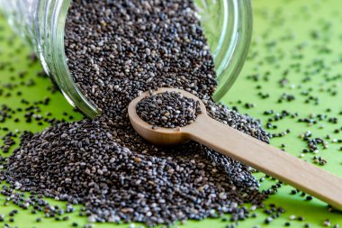 siyah-beyaz chia tohumu