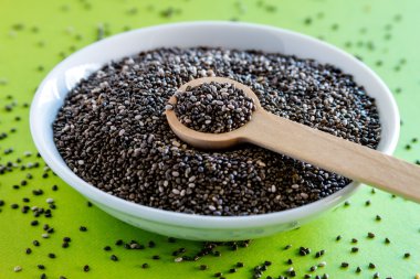 siyah-beyaz chia tohumu