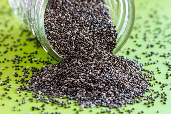 Sementes de chia preto e branco — Fotografia de Stock