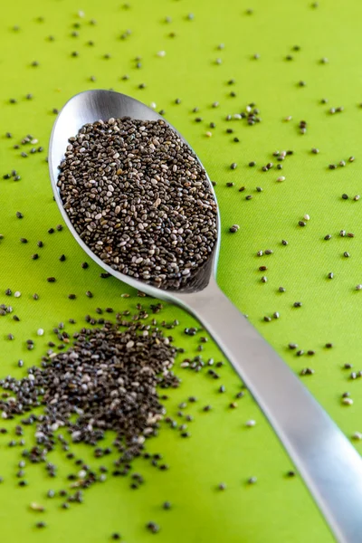 Schwarze und weiße Chia-Samen — Stockfoto