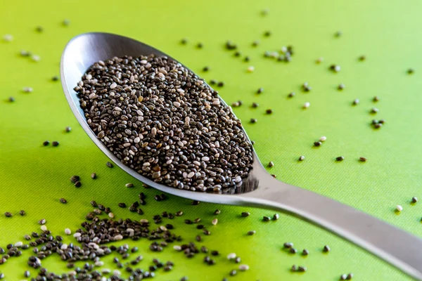 Sementes de chia preto e branco — Fotografia de Stock