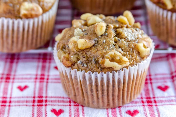 Bananen-Walnuss-Chiasamen-Muffins — Stockfoto