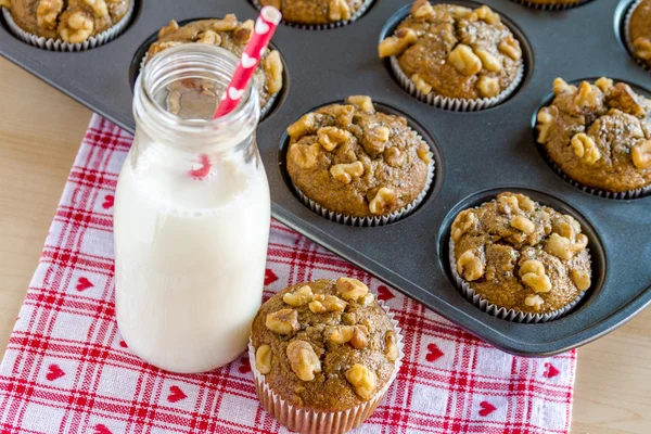 Banana Walnut dan Chia Benih Muffin — Stok Foto