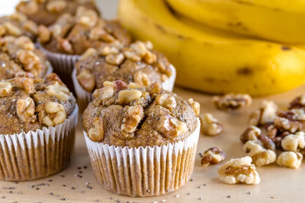 Bananen-Walnuss-Chiasamen-Muffins — Stockfoto