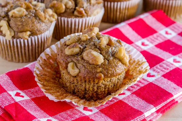 Bananen-Walnuss-Chiasamen-Muffins — Stockfoto