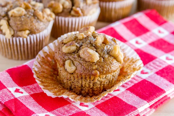 Bananen-Walnuss-Chiasamen-Muffins — Stockfoto