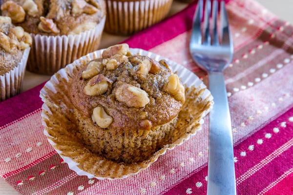 Noz de banana e muffins de semente de chia — Fotografia de Stock