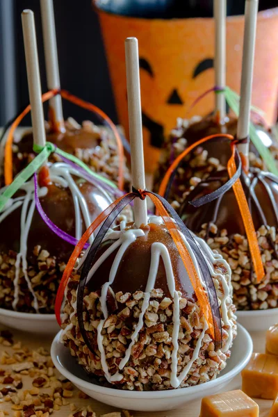 Hand Dipped Caramel Apples with Nuts and Chocolate — Stock Photo, Image