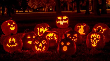 Mum ışıklı Halloween Pumpkins