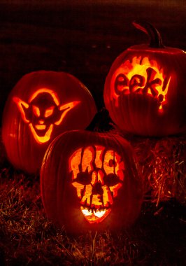 Mum ışıklı Halloween Pumpkins