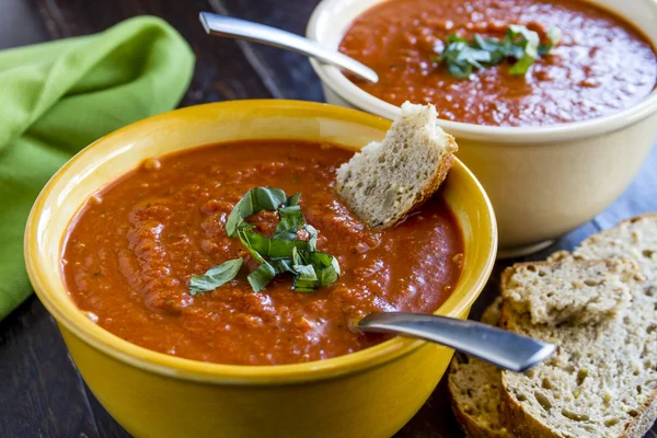 Sopa de tomate casera fresca —  Fotos de Stock