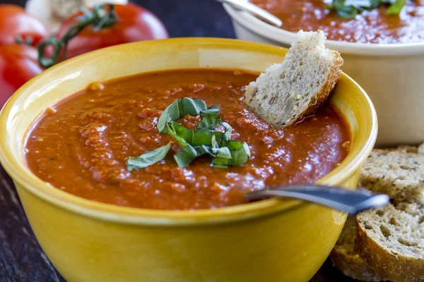 Sopa de tomate casera fresca —  Fotos de Stock