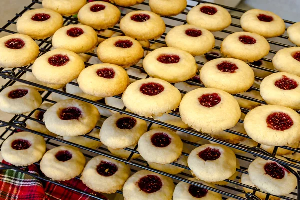 Making of Raspberry Thumbprint Cookies — Stock Photo, Image