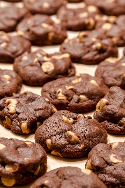Herstellung von Schokolade Erdnussbutter Chip Cookies — Stockfoto