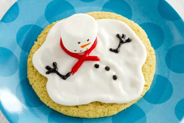 Derretendo bonecos de neve decorado açúcar cookies — Fotografia de Stock