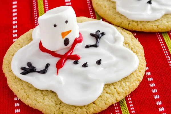 Derretimiento muñecos de nieve decorado galletas de azúcar —  Fotos de Stock