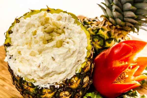 Fresh Pineapple and Toasted Coconut Dip — Stock Photo, Image