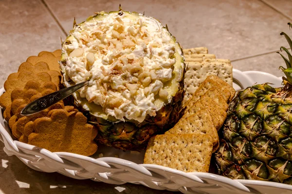 Fresh Pineapple and Toasted Coconut Dip — Stock Photo, Image