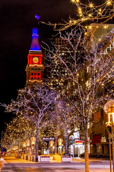 Denver 16th Street Mall in oranje en blauw — Stockfoto