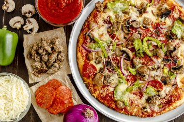 Yüce taze ince hamur Pizza
