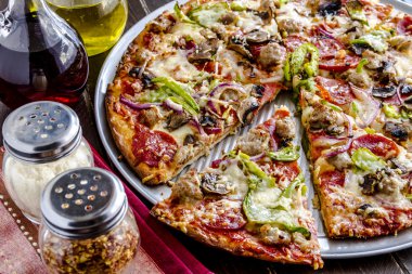 Yüce taze ince hamur Pizza