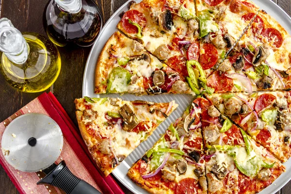 Fresh Thin Crust Supreme Pizza — Stock Photo, Image