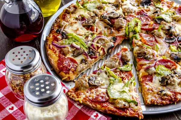 Fresh Thin Crust Supreme Pizza — Stock Photo, Image