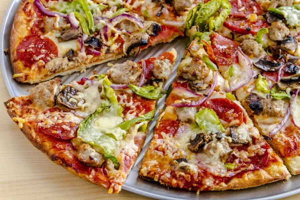 Fresh Thin Crust Supreme Pizza — Stock Photo, Image