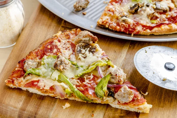 Fresh Thin Crust Supreme Pizza — Stock Photo, Image