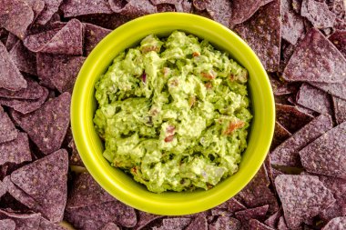 Taze ev yapımı tıknaz Guacamole DIP
