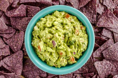 Taze ev yapımı tıknaz Guacamole DIP