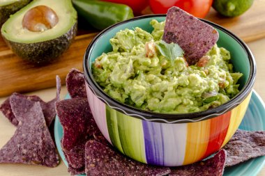 Taze ev yapımı tıknaz Guacamole DIP
