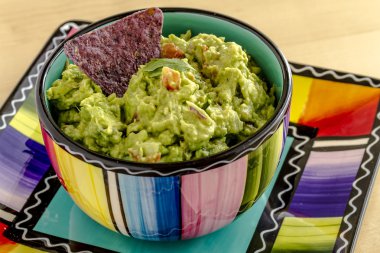 Taze ev yapımı tıknaz Guacamole DIP