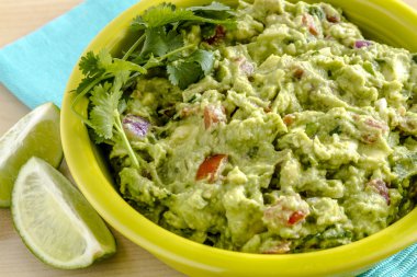 Taze ev yapımı tıknaz Guacamole DIP