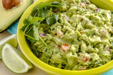 Taze ev yapımı tıknaz Guacamole DIP