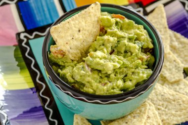 Taze ev yapımı tıknaz Guacamole DIP