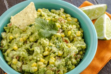 Taze ev yapımı tıknaz Guacamole DIP
