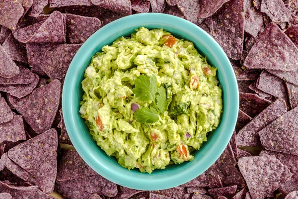 Mergulho de Guacamole Chunky caseiro fresco — Fotografia de Stock