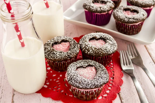 Valentinsdag hjerte Cutout Cupcakes - Stock-foto