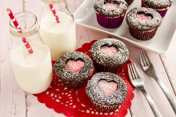 Valentines Day Heart Cutout Cupcakes — Stock Photo, Image
