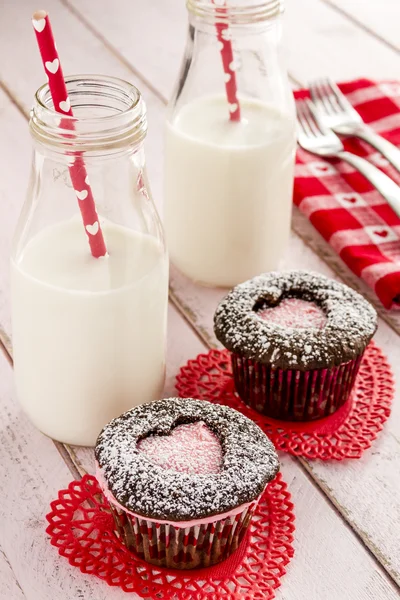 Valentines Day Heart Cutout Cupcakes — Stock Photo, Image