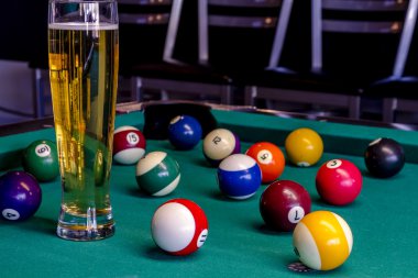 Yerel Tavern Bar ve ızgara gıda