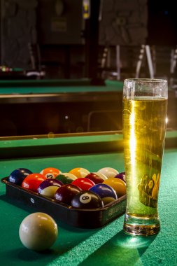 Yerel Tavern Bar ve ızgara gıda