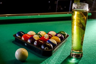 Yerel Tavern Bar ve ızgara gıda