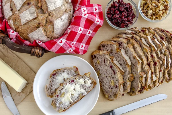 Fresh Baked Cranberry Walnut Bread — Stock Photo, Image