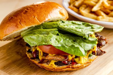 Gurme Pub Hamburger ve patates kızartması