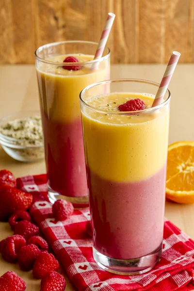 Mango Orange Raspberry Strawberry Smoothies — Fotografie, imagine de stoc