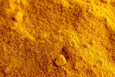 Organik sarı zerdeçal tozu