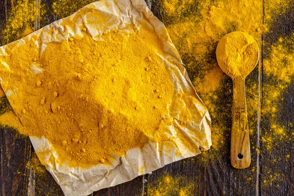 Pulbere de turmeric galben organic — Fotografie, imagine de stoc