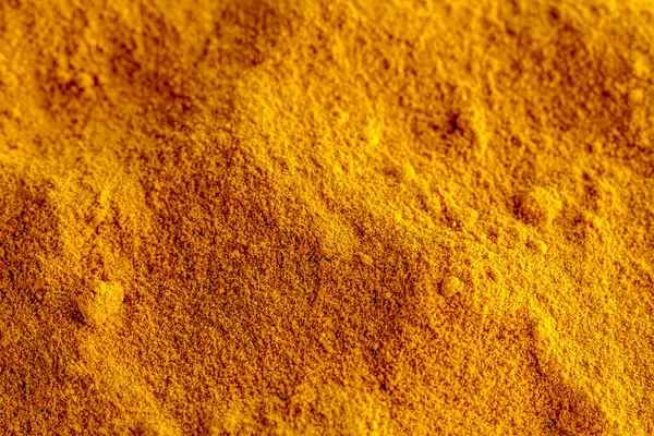 Organická žlutá kurkuma prášek — Stock fotografie